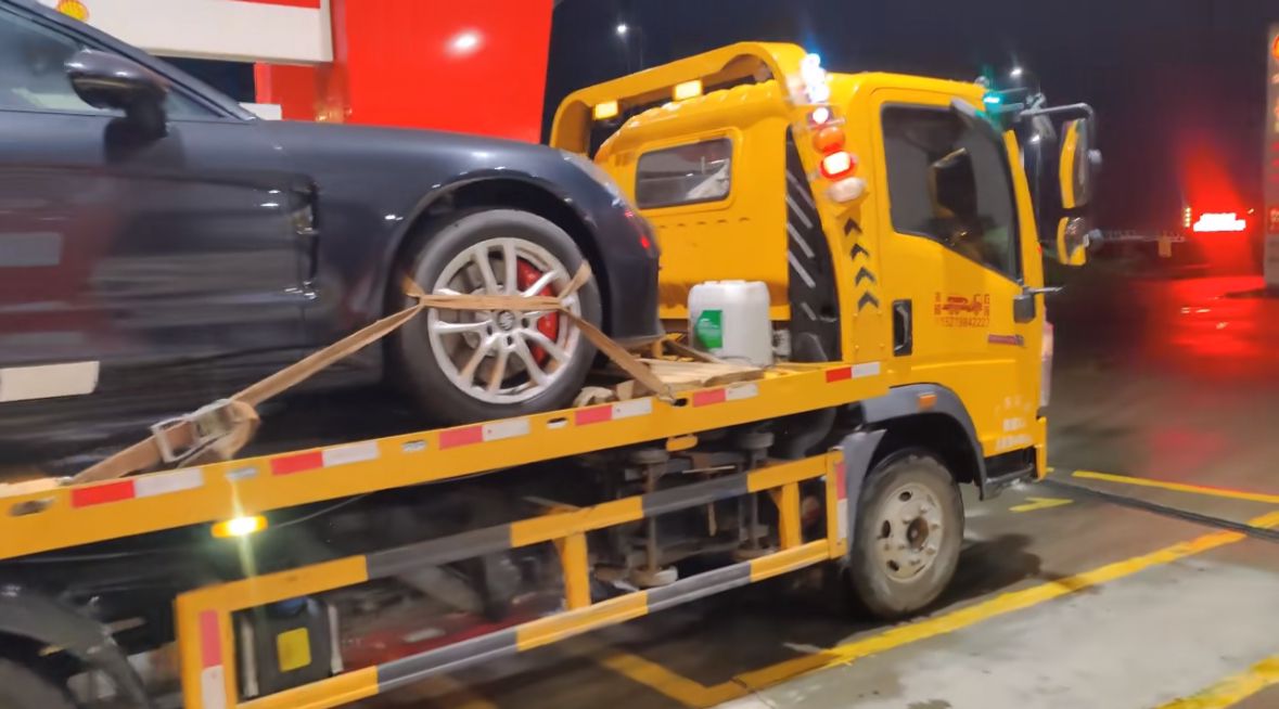 白沙行车途中遇到突发状况该如何呼叫道路救援？